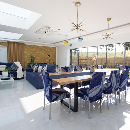 Legoland Heathrow Windsor Apartment Hotel Slough Esterno foto