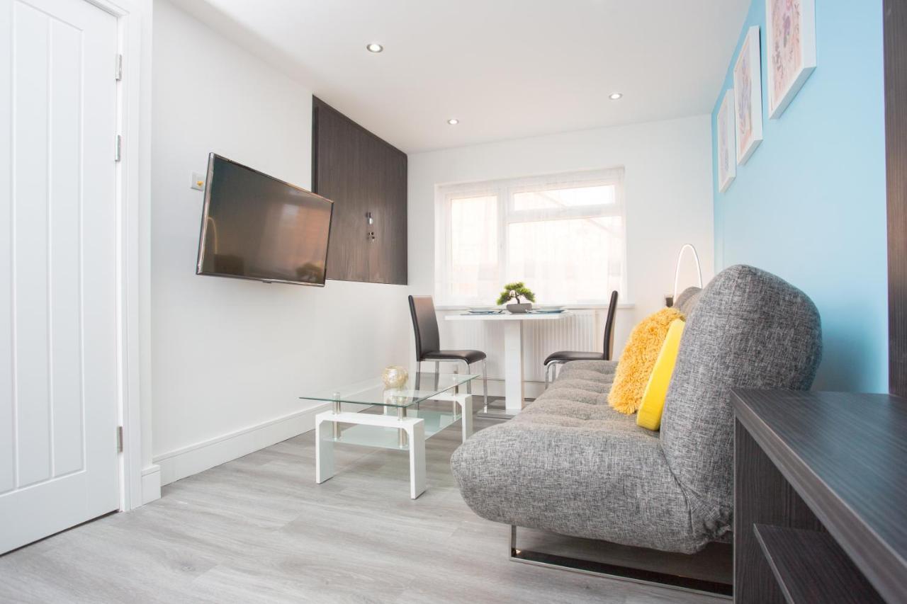 Legoland Heathrow Windsor Apartment Hotel Slough Esterno foto