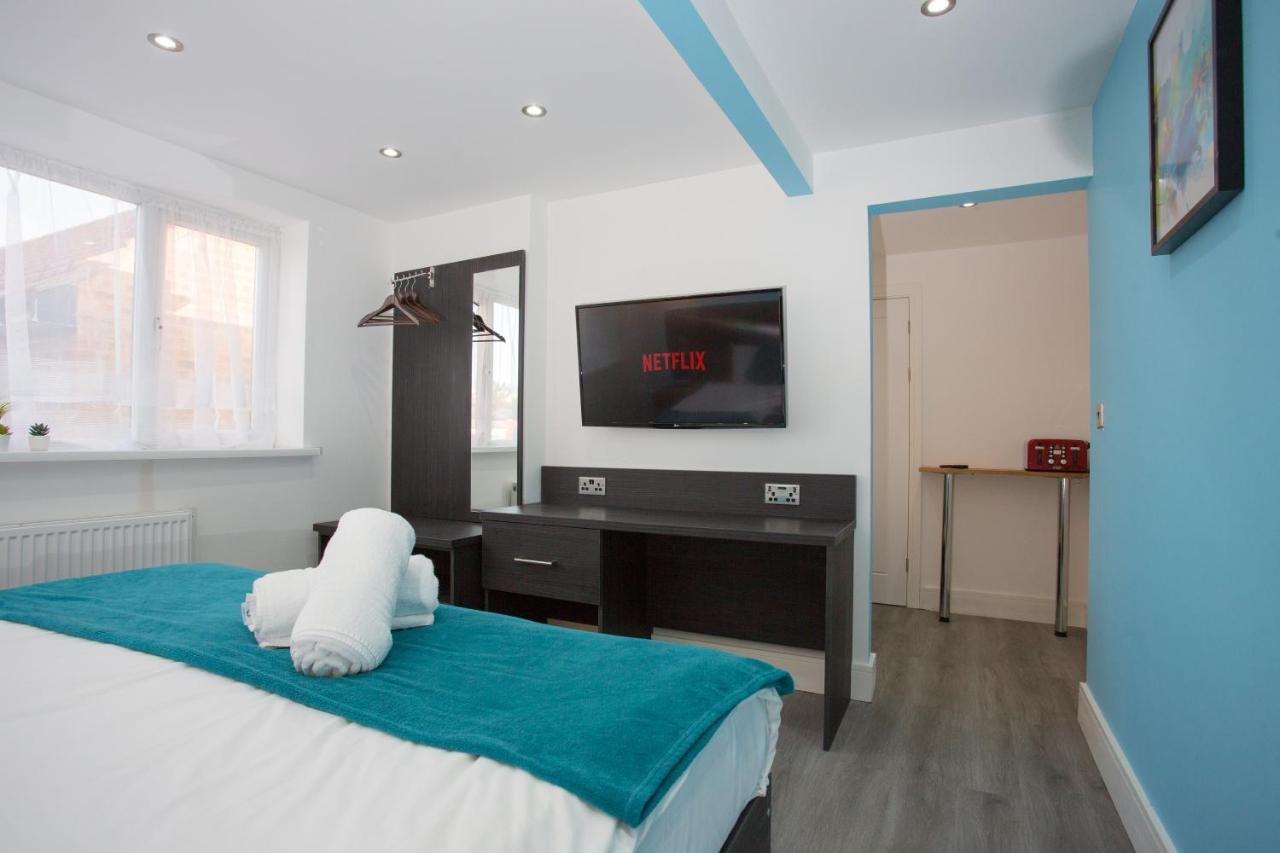 Legoland Heathrow Windsor Apartment Hotel Slough Esterno foto