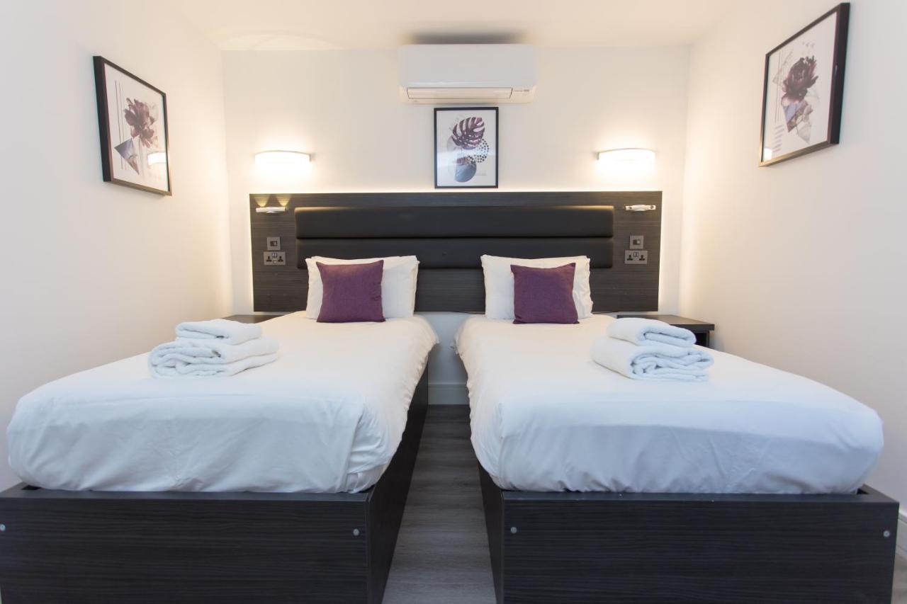 Legoland Heathrow Windsor Apartment Hotel Slough Esterno foto