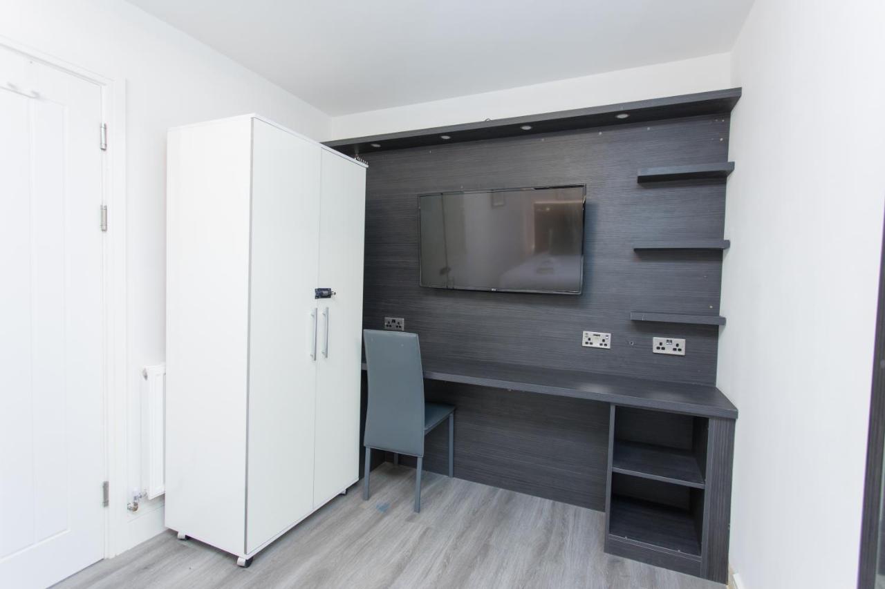 Legoland Heathrow Windsor Apartment Hotel Slough Esterno foto